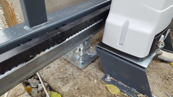 X12 1000 X 30 millimètres de glissement de porte de support de fer de glissement de porte de nylon en acier automatique de support
