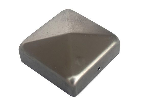 2 pouces 2,5&quot; de barrière Post Caps 6x6 7x7 4x4 5x5 8 x 8 de pyramide de fer 3 1/2 » avec des trous