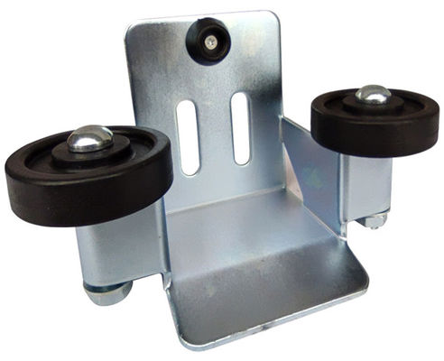 Rouleau en nylon galvanisé jeté de ruban du matériel 84mm de receveurs de porte en métal de meubles